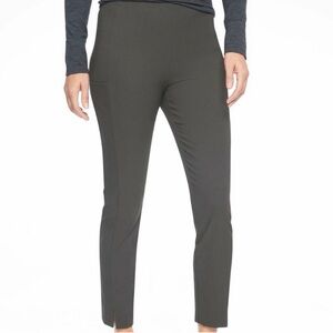 ATHLETA Wander Slim Ankle Pant gray/olive Sz 2 Stretch Back Zip Travel
